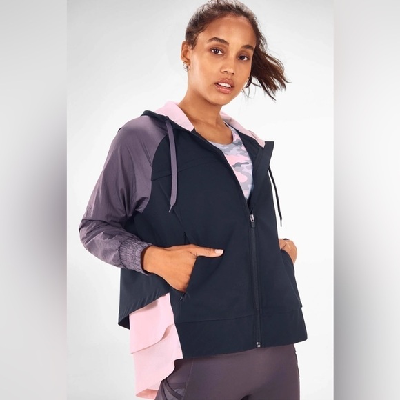 NWOT Fabletics Karen Layered Jacket Black/Shadow/Seashell size M - Picture 1 of 3